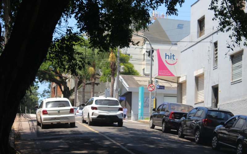 Desde outubro, os motoristas estão ignorando a sinalização e entrando na contramão na Quinze de Janeiro | abc+
