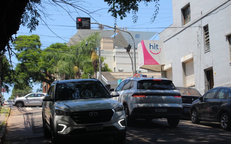 Via de mão dupla atende a motoristas que descem a Quinze de Janeiro por meio da Rua Domingos Martins | abc+