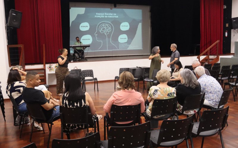Especialistas orientaram presentes sobre cuidados