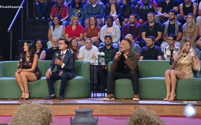 Dudu Camargo, Saory Cardoso, Duda Wendling e Fabiano Moraes estavam na final de A Fazenda 17 | abc+