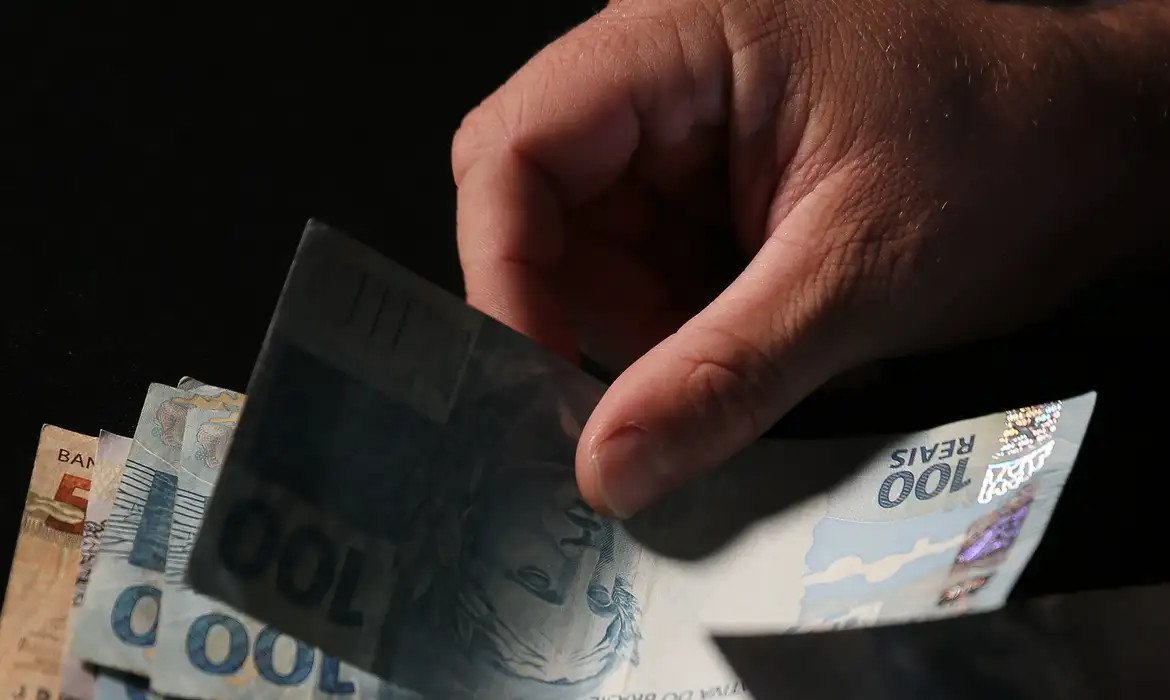 Cerca de 95,3 milhões de pessoas recebem 2ª parcela do décimo terceiro | abc+