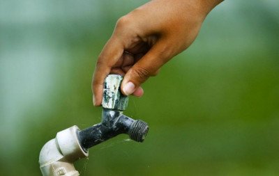 Conserto de canalização interrompe abastecimento em Canoas; veja os bairros afetados