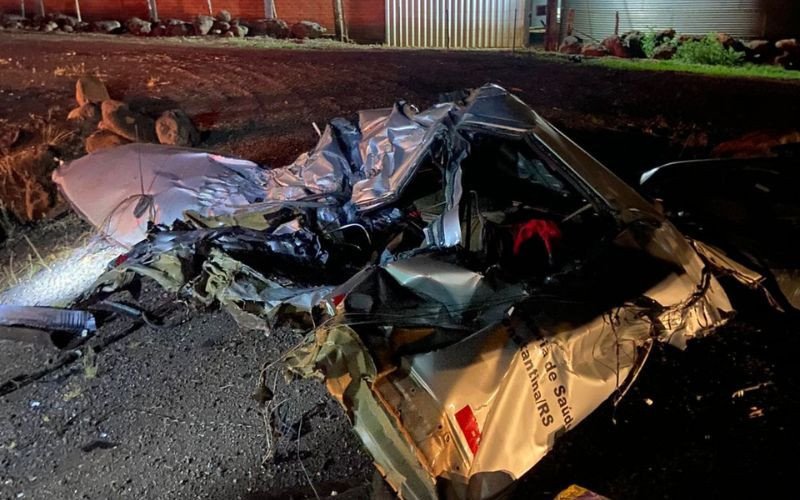 Acidente com micro-ônibus de Constanina e caminhão deixou 5 mortos em Carazinho, na BR-386