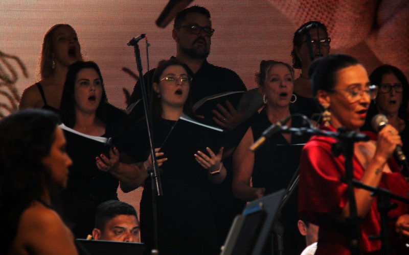 OSNH leva repertório natalino à Praça do Imigrante em noite de destaque do Natal Novo Hamburgo
