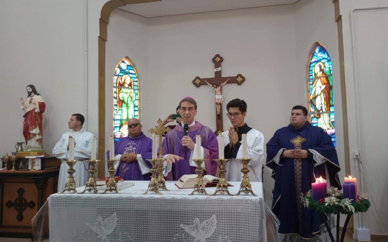 A missa foi celebrada pelo Bispo Dom Francisco Salm