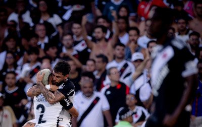 Corinthians vence o Vasco no Maracanã e é tetra da Copa do Brasil