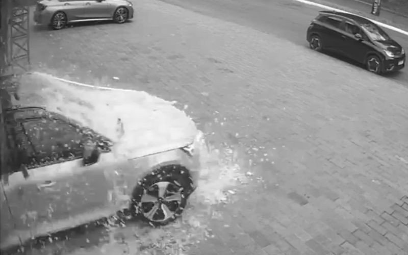 Ladrão destrói fachada de revenda e foge com veículo de alto valor em Novo Hamburgo | abc+
