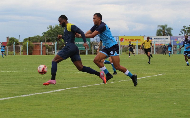 Jogo-treino foi realizado nesta segunda-feira no Estádio do Vale | abc+