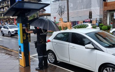 Canela terá mudanças na cobrança do estacionamento rotativo nas celebrações de fim de ano; entenda