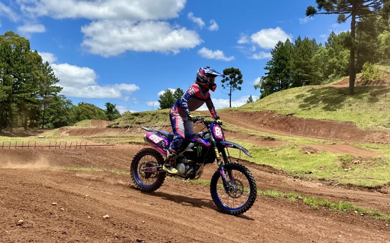 Representantes de Gramado levam no nome da cidade em competições de motocross pelo Brasil