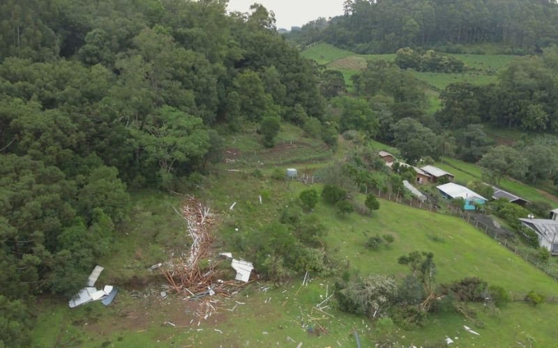 Defesa Civil classifica como tornado o evento em  Farroupilha
