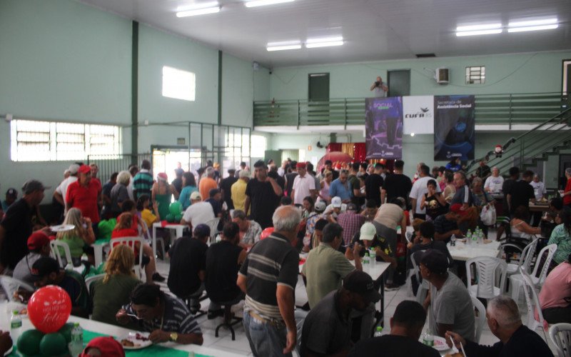Espaço do Restaurante Popular da Avenida Boqueirão acabou lotado pela população em busca de uma refeição nesta quarta-feira (24) | abc+