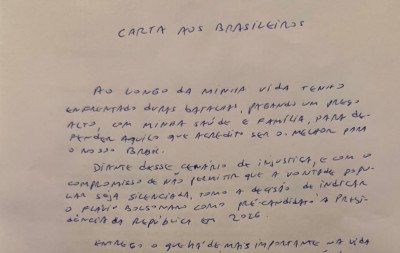 "Carta aos brasileiros": Veja carta manuscrita de Bolsonaro que confirma filho como candidato à Presidência em 2026