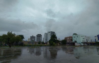 Grande Porto Alegre não tinha Natal com chuva desde 2015; veja como fica o tempo na chegada de 2026