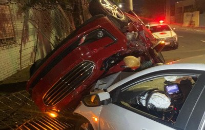 Colisão e capotamento: Morte de mulher de 74 anos prensada em carro vira caso de Polícia em Canoas