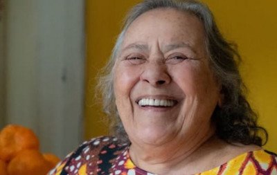 Morre Teuda Bara, uma das fundadoras do Grupo Galpão, aos 84 anos