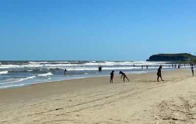Praias do litoral norte gaúcho estão próprias para banho; há 10 locais impróprios no interior