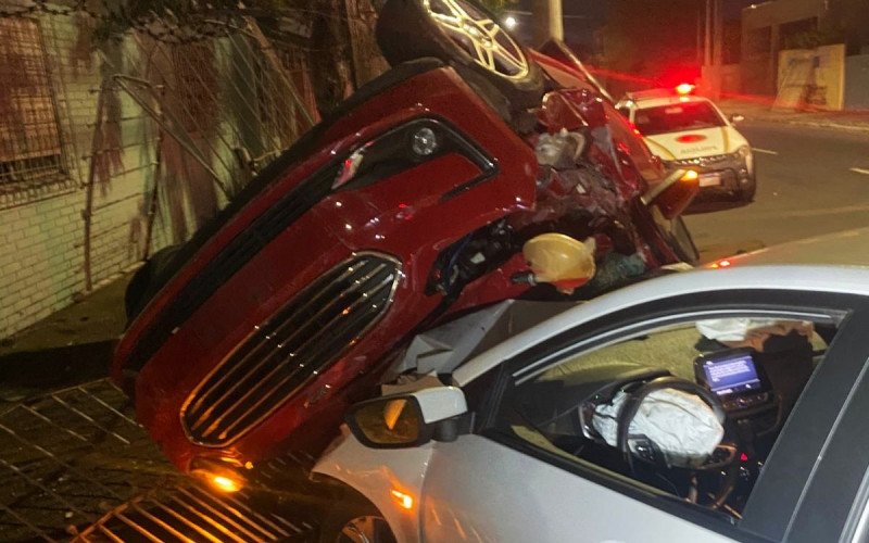 Acidente grave aconteceu na noite do dia 24 de dezembro, no Niterói, em Canoas | abc+