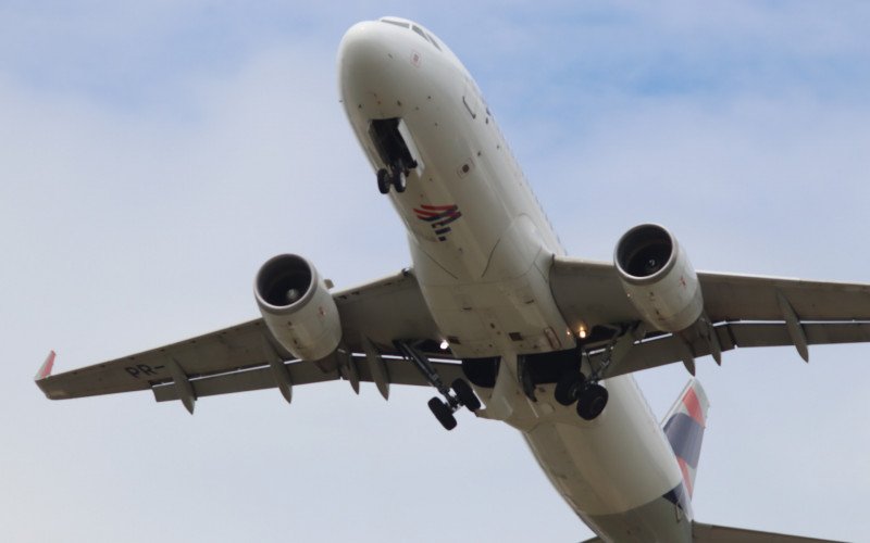Imagem ilustrativa: Pane no centro de controle aéreo afeta aeroportos | abc+