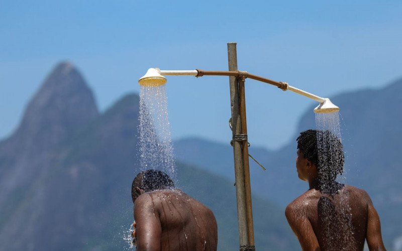Bloqueio atmosférico causa alerta de calor em oito estados | abc+