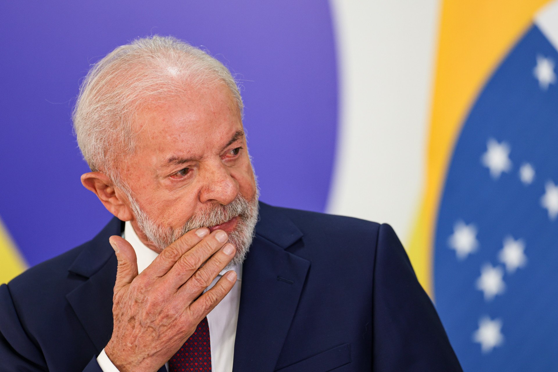 Atlas/Bloomberg: Desaprova&ccedil;&atilde;o cede e quebra sequ&ecirc;ncia de piora na imagem de Lula