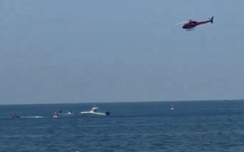 Avião ultraleve cai no mar em Copacabana | abc+