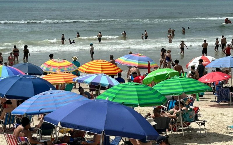 Beira mar lotada neste domingo