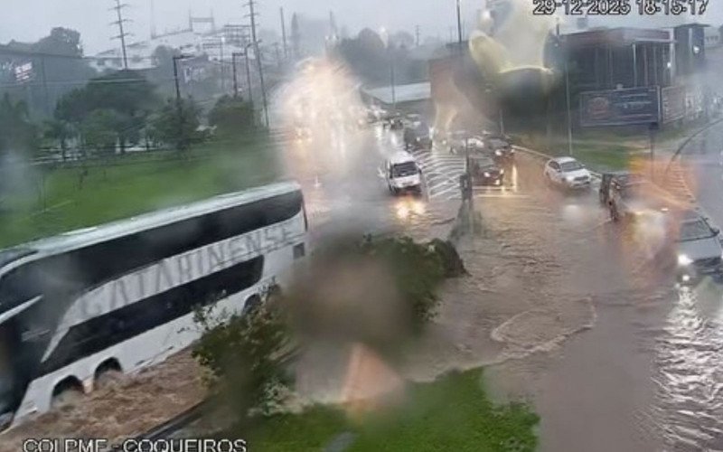 Florianópolis registra alagamentos após chuva de 120 milímetros nesta segunda-feira | abc+