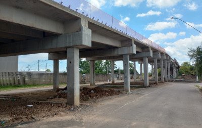 Entrega de viaduto que ligará as BRs 116 e 448 é adiada novamente
