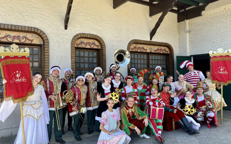 Embaixadores da Magia levam alegria aos finais de semana do Natal Luz