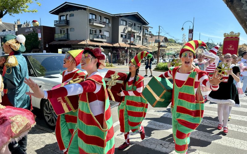 Embaixadores da Magia levam alegria aos finais de semana do Natal Luz