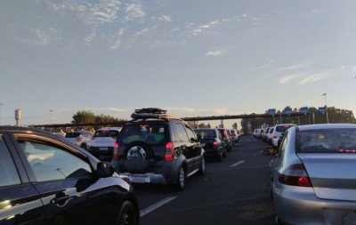 FREE WAY: 63 veículos por minuto passam por pedágio rumo ao litoral nesta véspera de ano novo; saiba como está o trânsito