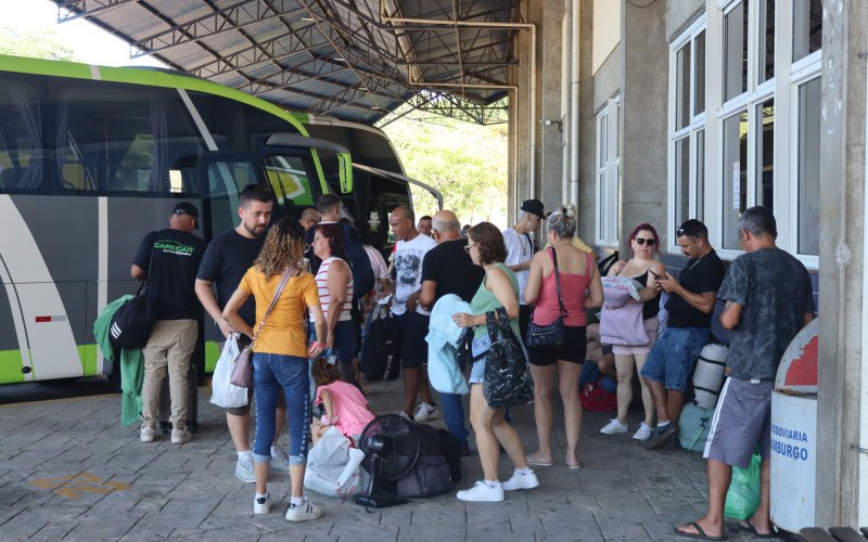 Movimento intenso na manhã deste dia 31 na Estação Rodoviária Normélio Stabel de Novo Hamburgo | abc+