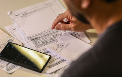 Novo salário mínimo começa a valer nesta quinta-feira (1º); veja o valor do reajuste