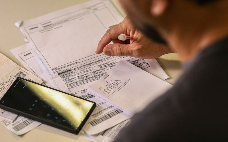 Salário mínimo de R$ 1.621 começa a valer nesta quinta-feira | abc+