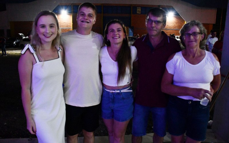 Comunidade participou da primeira festa de Réveillon de São José do Hortêncio