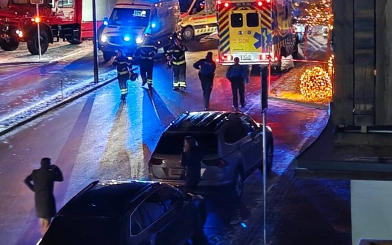 Incêndio em estação de esqui de Crans-Montana, na Suíça, pode ter "dezenas de mortos", segundo a polícia | abc+