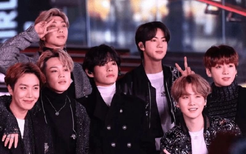 Após serviço militar obrigatório, BTS anuncia álbum e turnê mundial | abc+