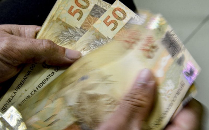 Isenção de IR para quem ganha até R$ 5 mil entra em vigor | abc+