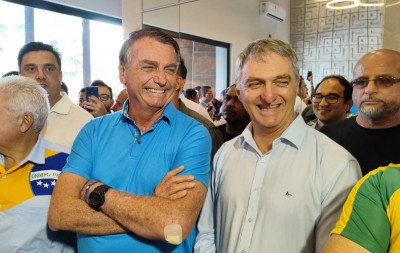 MEGA DA VIRADA: Bolsonaro e irmão apostam no número 13 e ganham na quadra em bolão