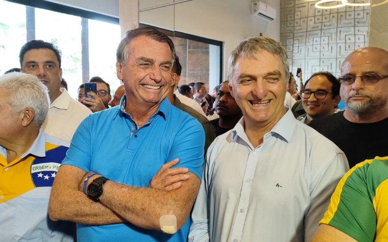 Jair Bolsonaro e Renato Bolsonaro - Bolsonaro e irmão levam quadra da Mega da Virada em bolão | abc+