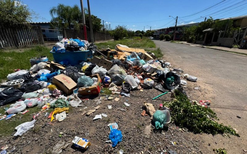 Lixo se acumula em loteamentos do bairro Santo Afonso