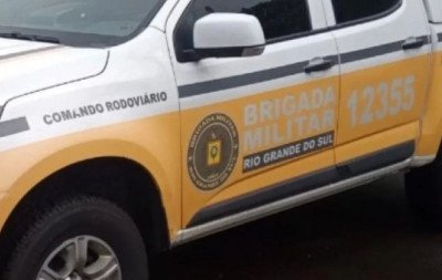 Tentativa de ultrapassagem provoca colisão entre caminhão e caminhonete e deixa três mortos em rodovia no RS
