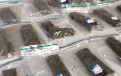 Polícia identifica ponto de ocultação e distribuição e apreende grande quantidade de drogas em Canela