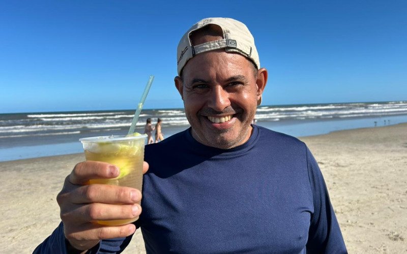 Fabrício Carlo de Souza, de São Leopoldo, com sua caipirinha | abc+