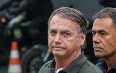 Bolsonaro tem "limitação de movimento no ombro" e não está liberado para fisioterapia
