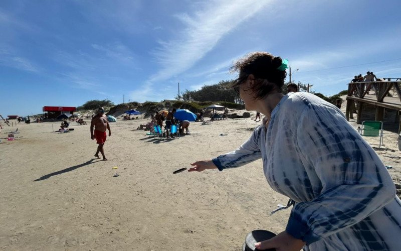 Bocha de disco atrai veranistas no litoral norte | abc+