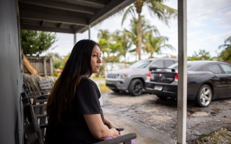 Sandy Martinez acumula quase R$ 900 mil em multas por estacionar na própria garagem, na cidade de Lantana, na Flórida, Estados Unidos | abc+