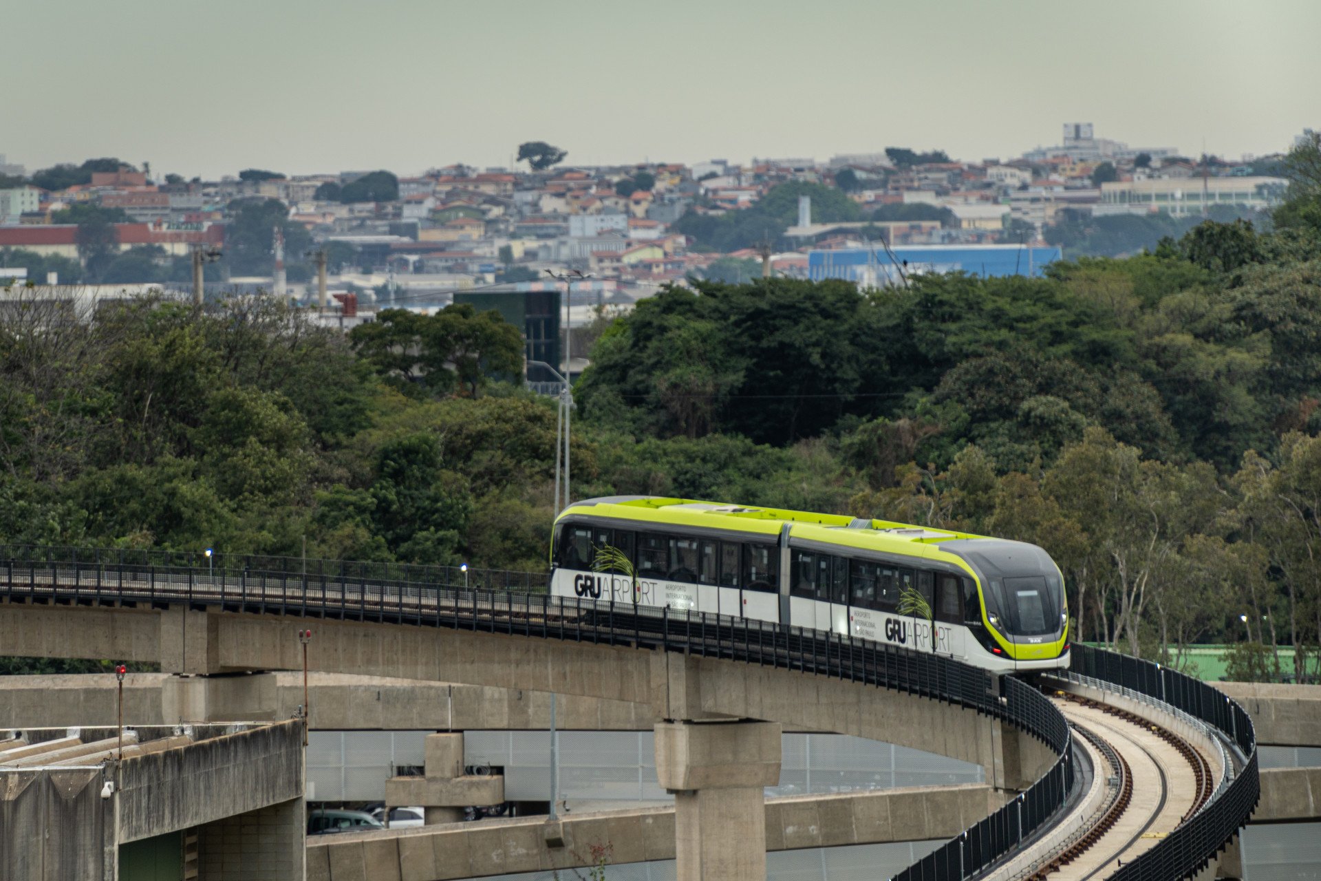 Aeromóvel instalado no aeroporto mais movimentado do Brasil já transporta passageiros
