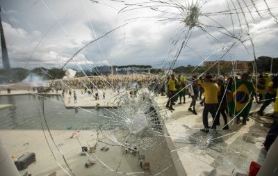 8 DE JANEIRO: Cronologia completa da tentativa de golpe, dos bloqueios e acampamentos aos atentados